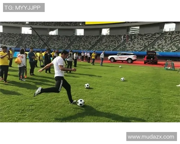 女生们的足球明星猜想大挑战谁能一眼识破真正的球场传奇